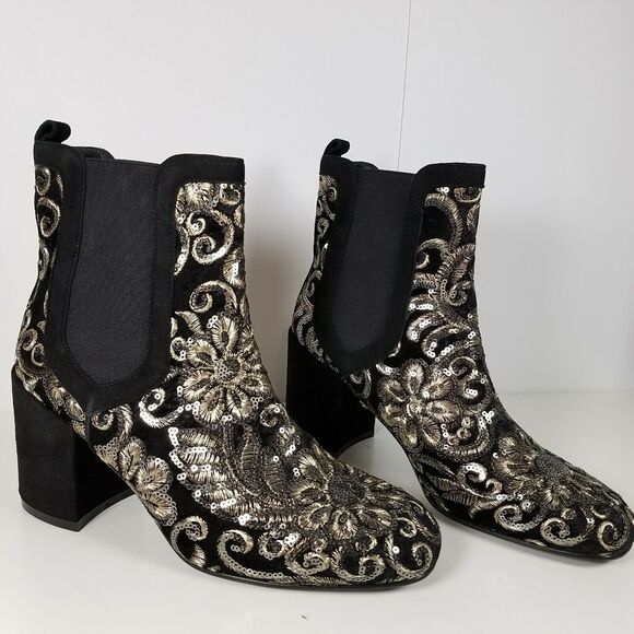 Stuart Weitzman Woman boots ankle  black suede embellished chunky heel sz 8 new